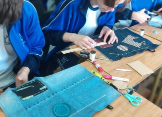 Estar. Volver. Tejer red.